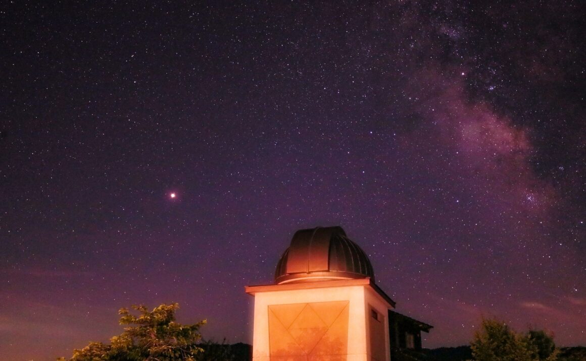 The beautiful starry sky of Saji Astro Park is exactly like "Catch The Star"!