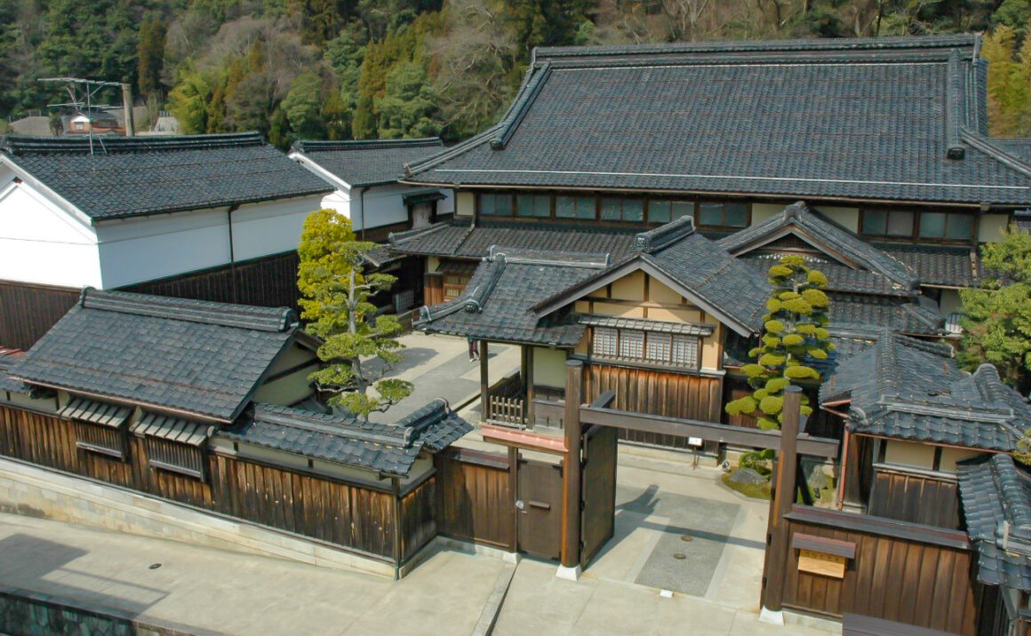 "Ishitani Residence", compilation of modern Japanese traditional-style wooden construction