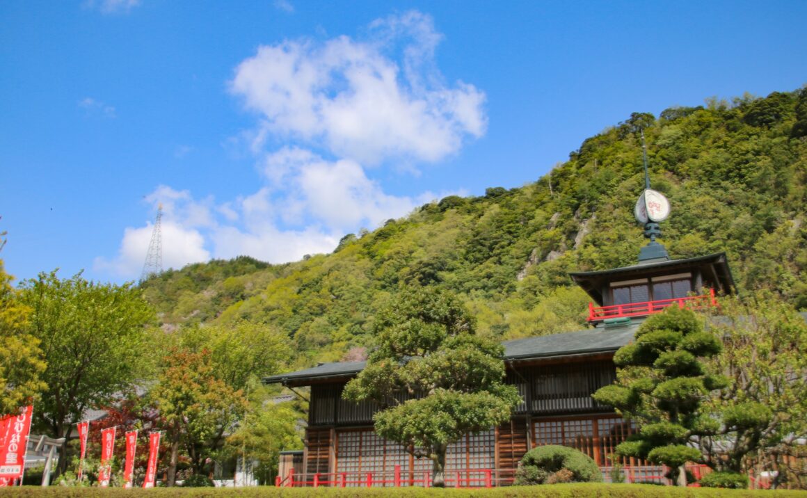  A beautiful hall traces the history of Hina Doll Festival and Nagashibina handed down from Heian period