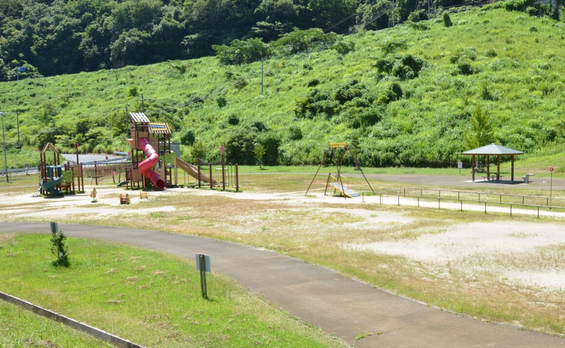 The highest dam in Tottori Prefecture: Play in Tono Dam Square