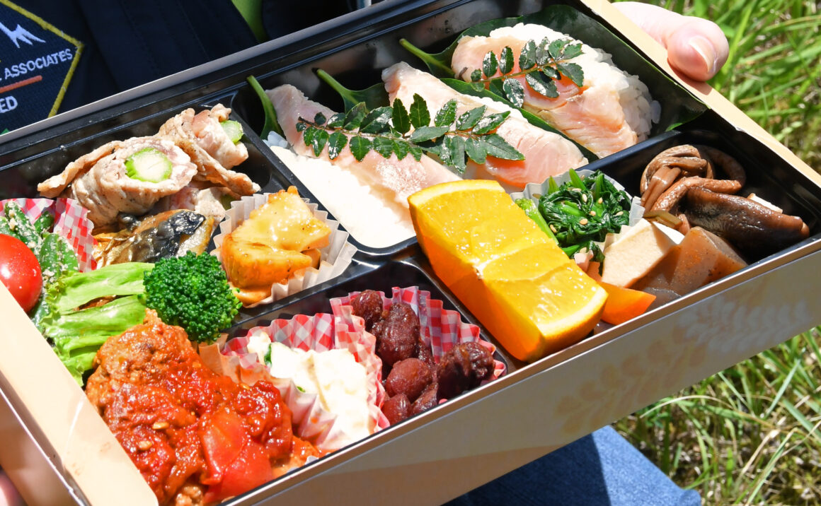 Delicious, Chizu Town's Lunch box with full of taste! 