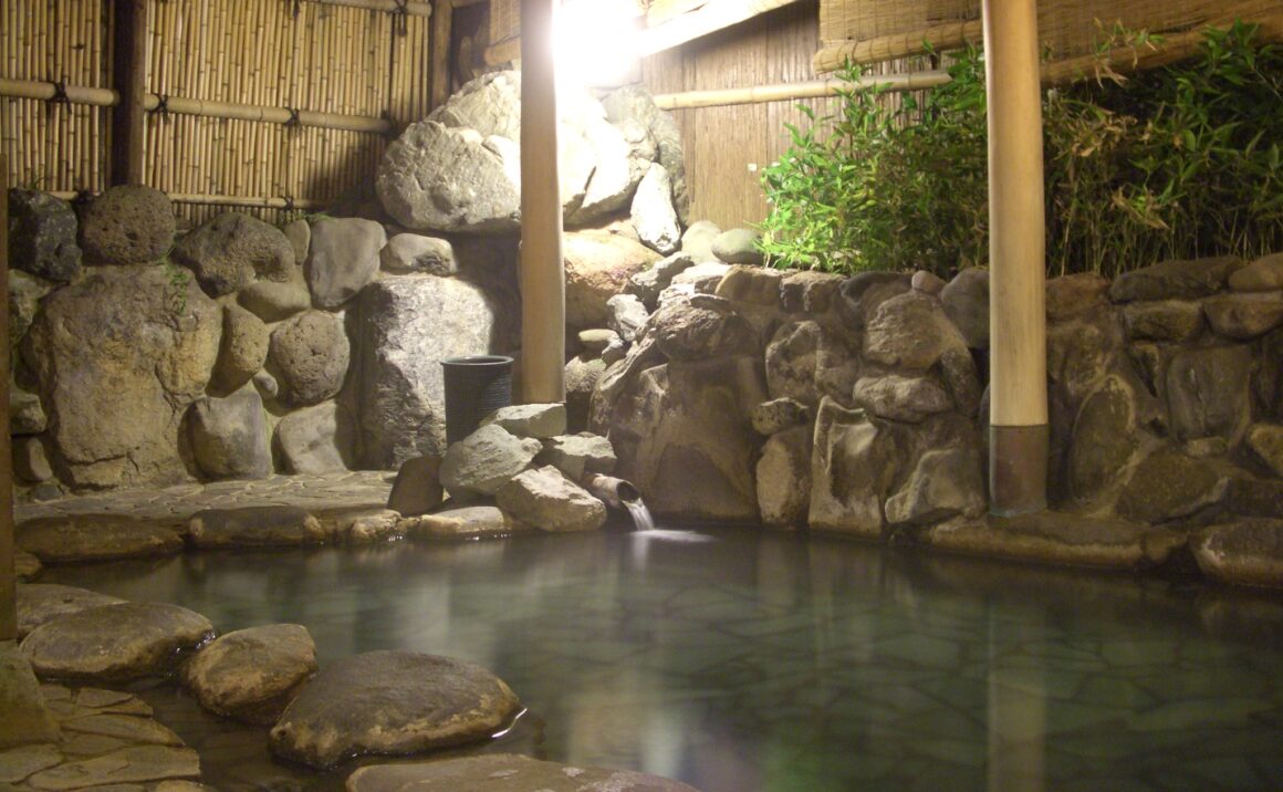 Hot Spring water direct from the source: "Yukamuri Onsen"